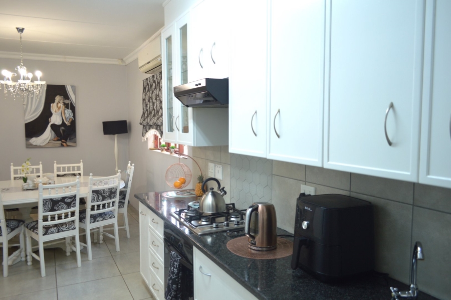 3 Bedroom Property for Sale in Flamwood North West